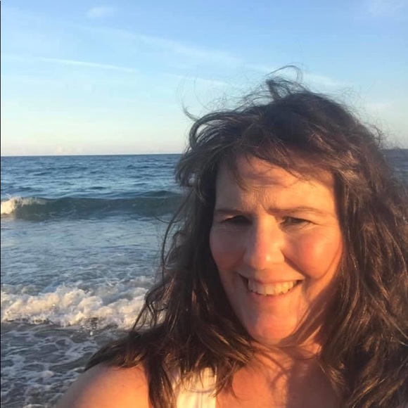 Meet your Posher, Dee - Picture 1 of 1